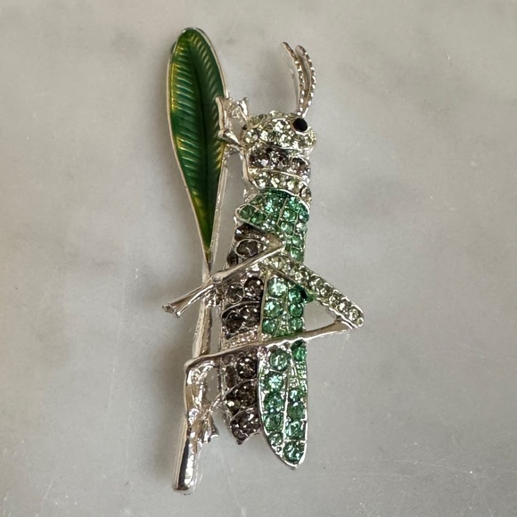 Napier Grasshopper Pin Brooch Enamel Leaf Silver-Tone Metal Green Rhinestones - Picture 3 of 10